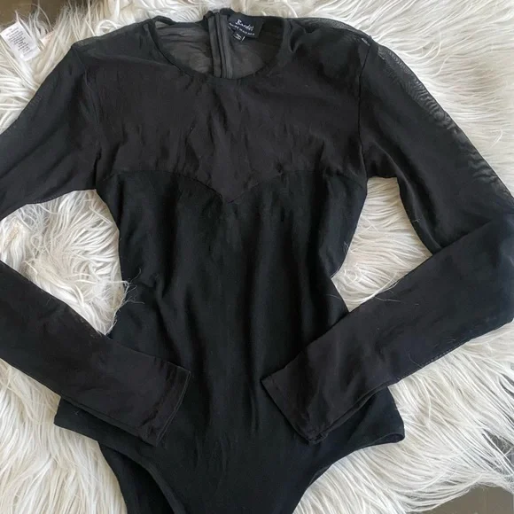 Sold ❌ Very cute Bardot Bodysuit - Picture 3 of 7